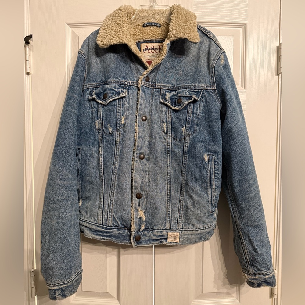 Abercrombie & Fitch Men’s Distressed Trucker Jean Jacket Sherpa Lined Excellent